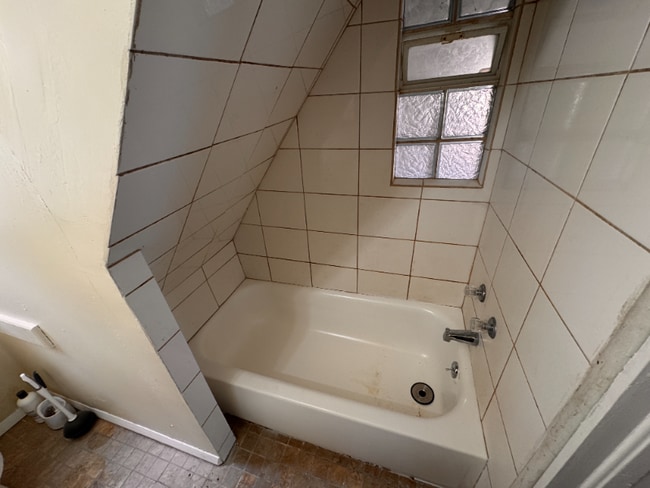 Photo - 2006 W Lincoln Ave