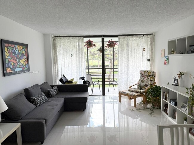 Photo - 20500 W Country Club Dr