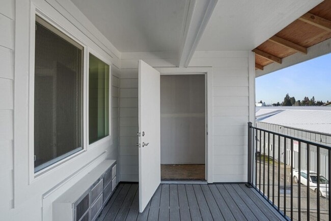 Photo - Hickory Lake