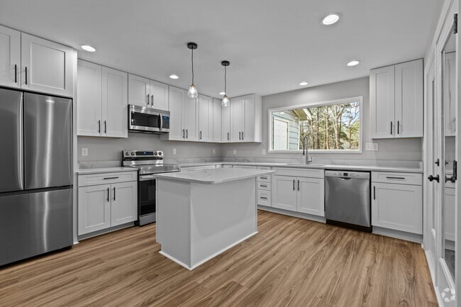 Building Photo - 5500 Fortunes Ridge Dr Rental