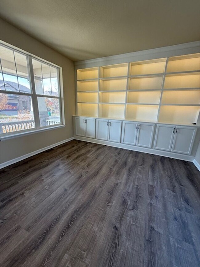 Photo - Gorgeous 4 Bedroom + office + loft in Boul...