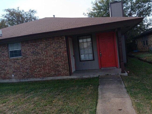 Photo - 3424 Heritage Ln