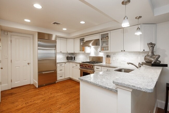 Photo - 20 Braddock Park Unit A