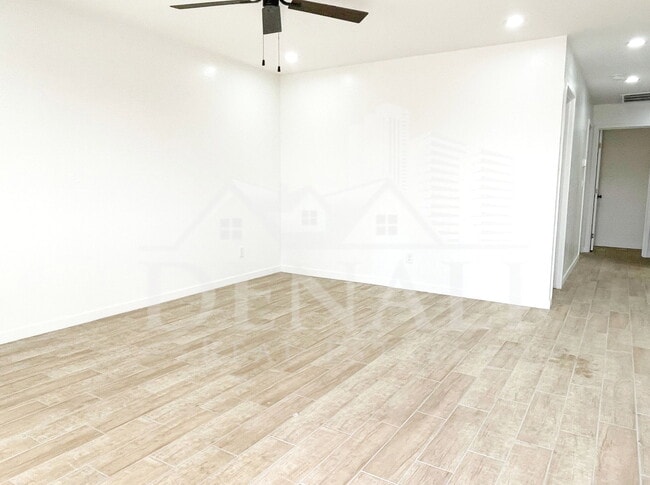 Photo - 733 S 96th Pl