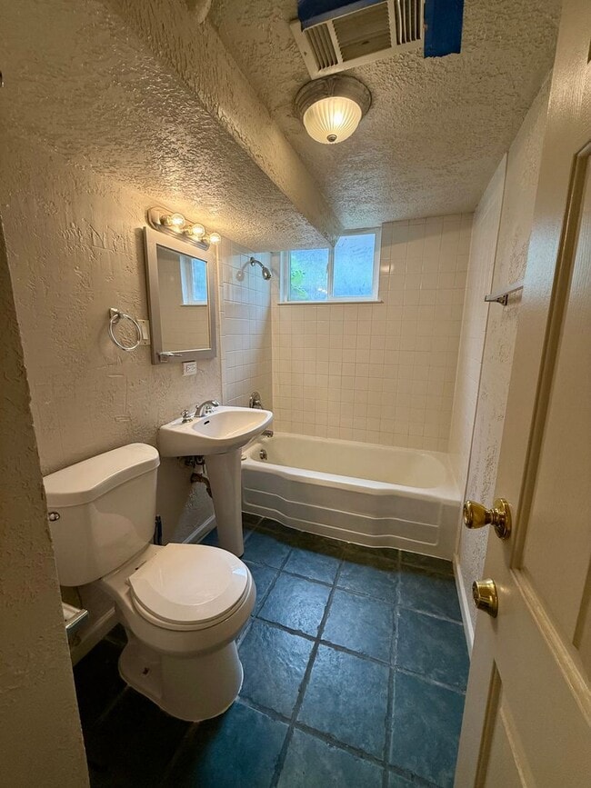 Photo - The Awnings Unit B