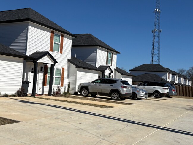 Photo - 108 Hobson St