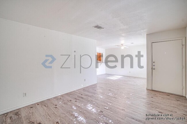 Photo - 3805 Yellowstone Pl