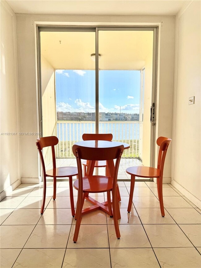 Photo - 1670 NE 191st St Unit 115-3