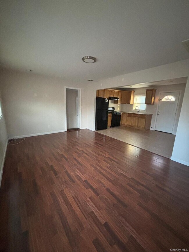 Photo - 202 Clark St