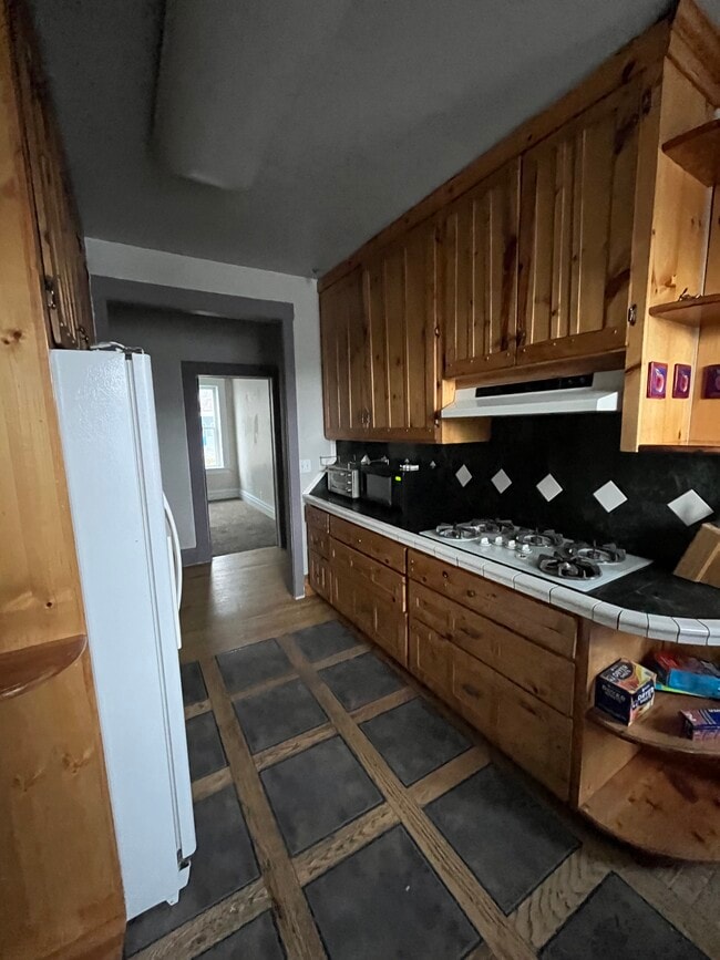 Photo - 587 S Main St Unit 4 bedroom
