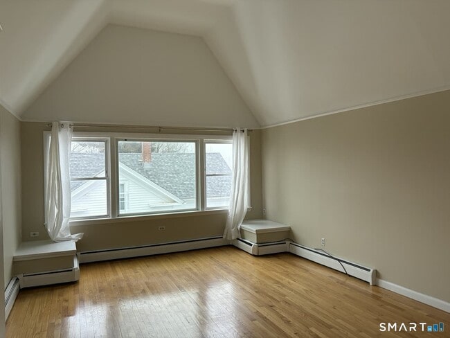 Building Photo - 59 Montowese St Unit 3rd fl