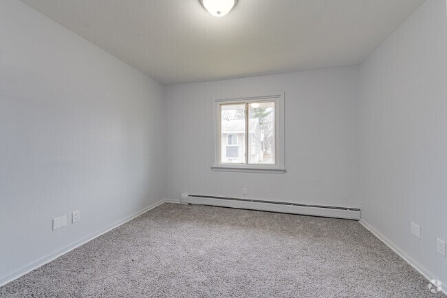 1BR, 1BA - 600 SF - Pacific Flatz