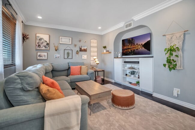 Living Room - 2736 B St Unit 204