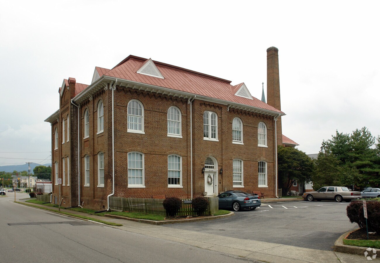Photo - Academy Court