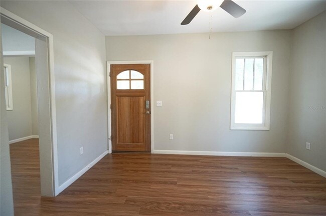 Photo - 1901 W Bristol Ave