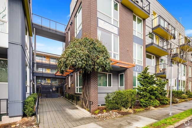 Building Photo - Capitol Hill 1 Bedroom Condo - Ground Leve... Unit #207