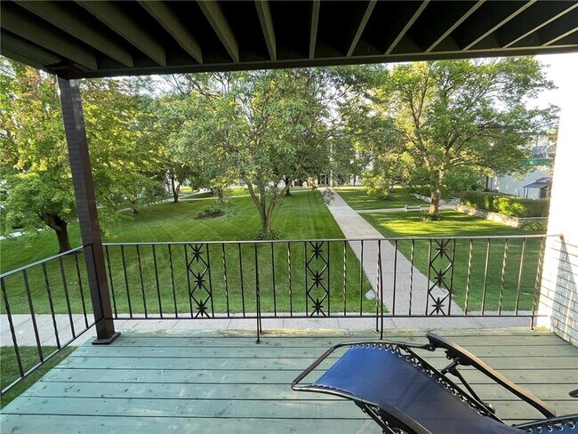 Photo - 2710 Dale St N