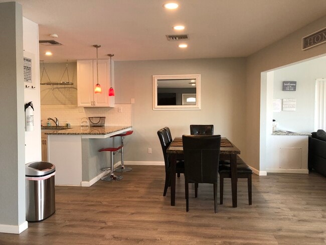 Photo - 1391 Riverfront Dr