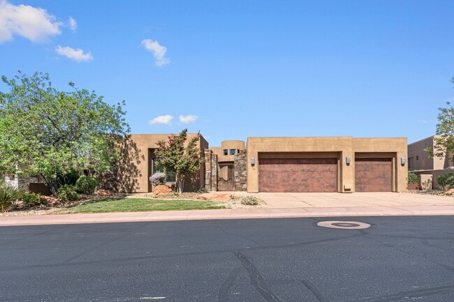 Building Photo - 3052 Snow Canyon Pkwy