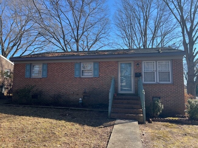 Building Photo - 1028 Cleveland St