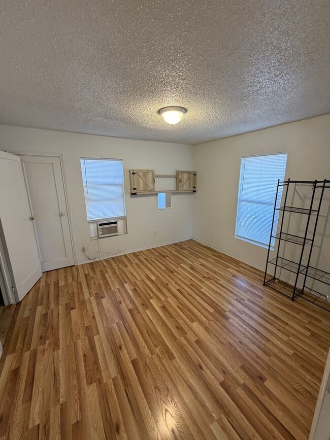 Photo - For Rent – 1 Bed / 1 Bath House in Fort Worth