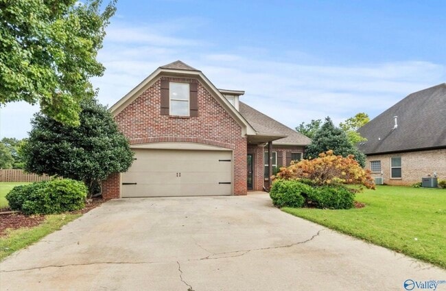 Photo - 22 Maple Grove Blvd SW