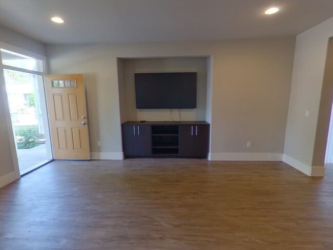 Photo - 325 NW 21st St Unit 101