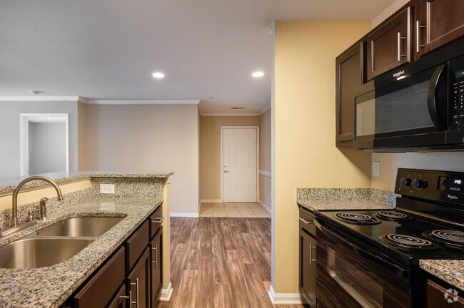 2BR, 2BA - 1040SF - Ascenso de categoría - Berry Shoals