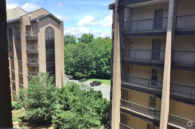 Building Photo - 211 Heritage Blvd Unit 211 Heritage Blvd. Ste. 605 Rental