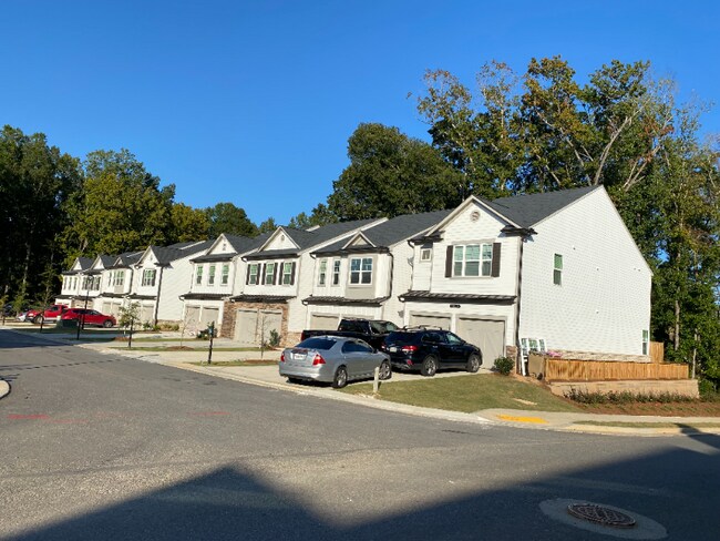 Photo - 5930 Lyon St