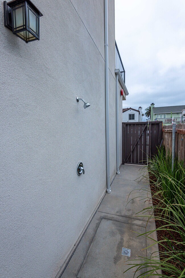 Photo - 152 Elder Ave