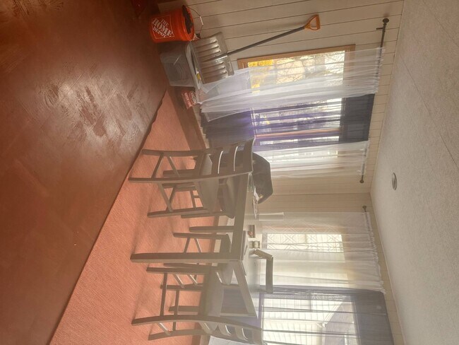 Photo - 551 Emerson St