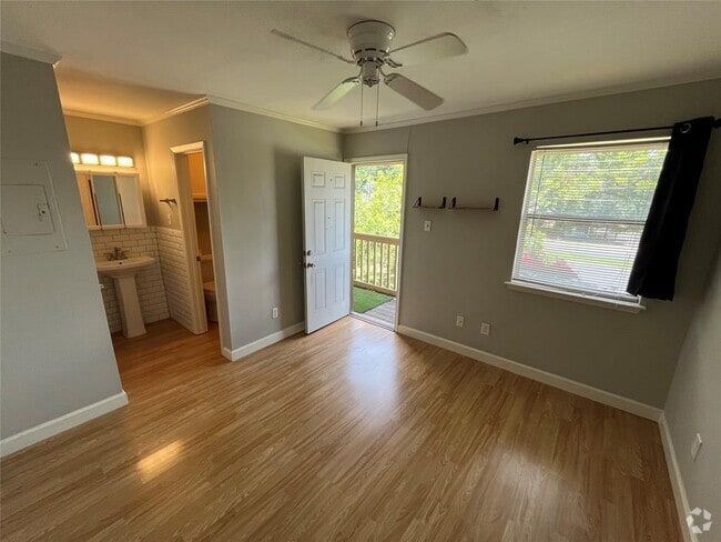 Building Photo - 5608 Cougar Dr Unit 219 Rental