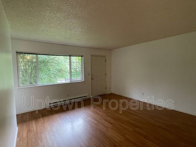 Photo - 1420 SW Bertha Blvd