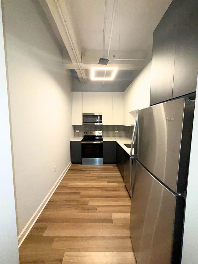 Photo - 160 Lafayette St Unit 111