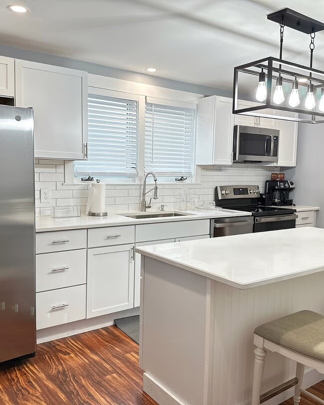 Building Photo - 22 Allessio St Unit 22