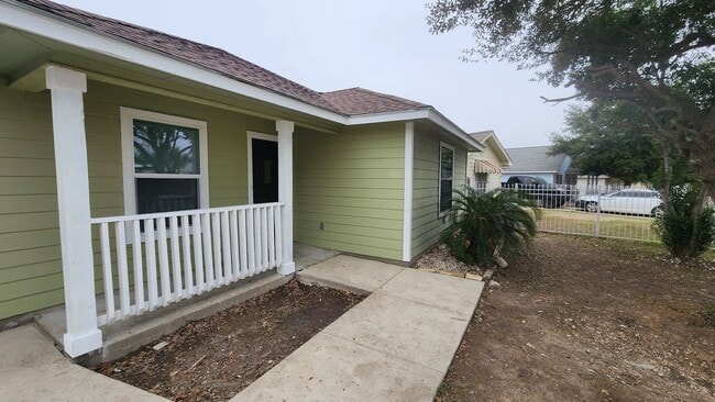 Photo - Charming 3bd, 2 ba Home for Rent in Arroya Vista Subdivision