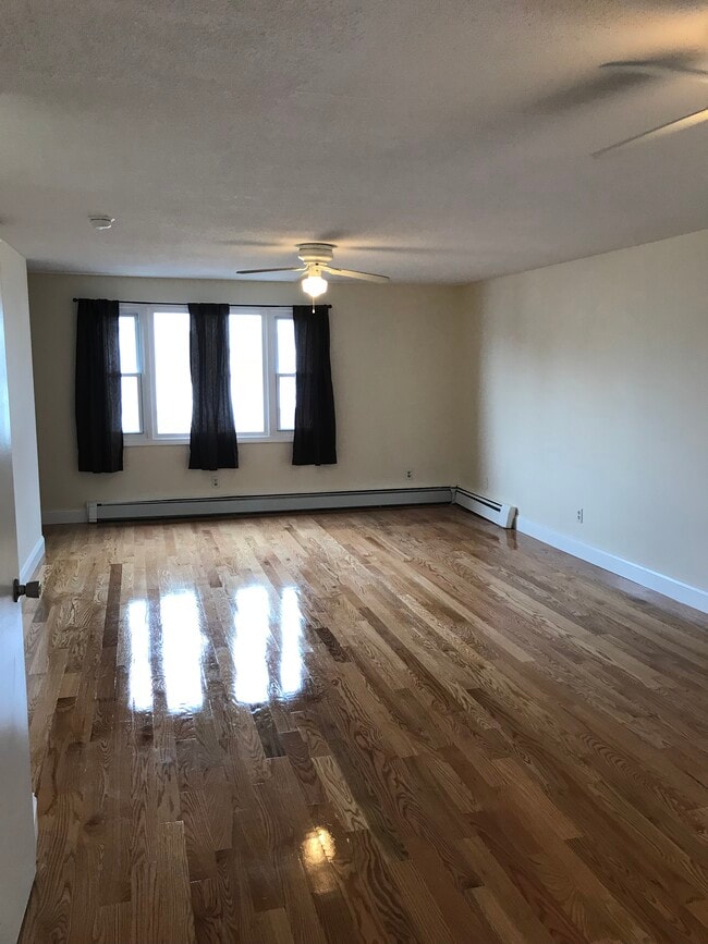 Photo - 725 Bridge St Unidad 3