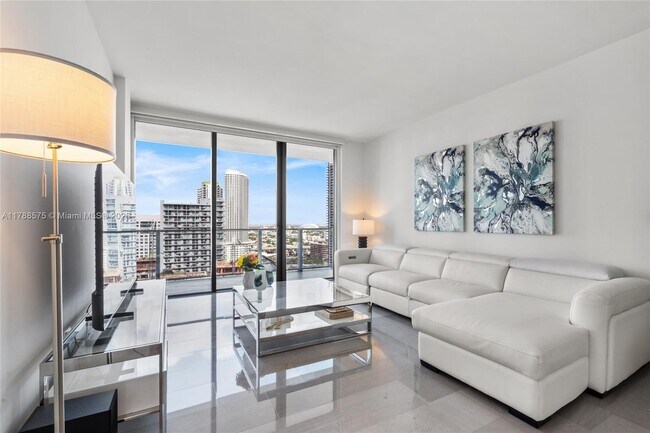 Photo - 68 SE 6th St