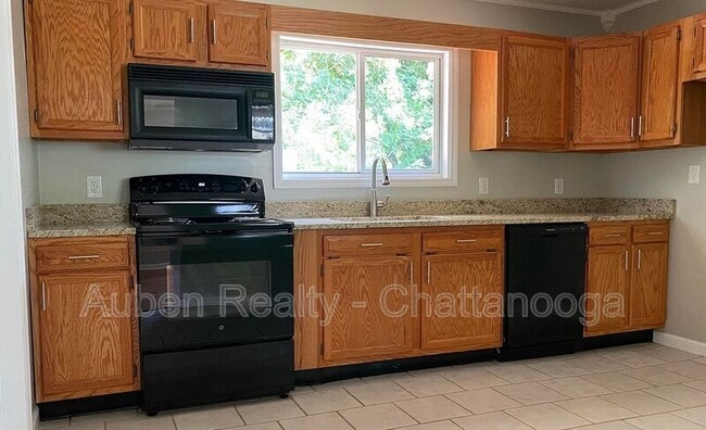 Photo - 545 Acorn Ct