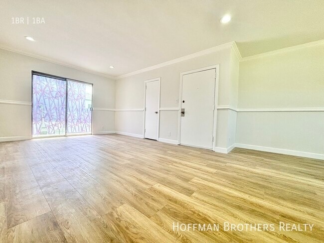 Photo - 6337 Whitsett Ave Unidad 19