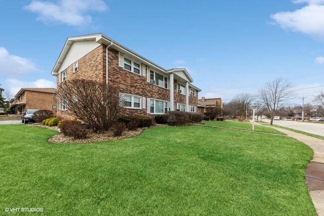 Photo - 14450 Jefferson Ave Apartment Unit 1W