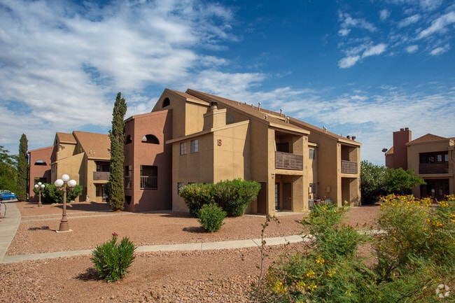 Desert Pointe