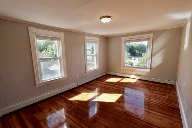 Photo - 248 Cross St Unit 1