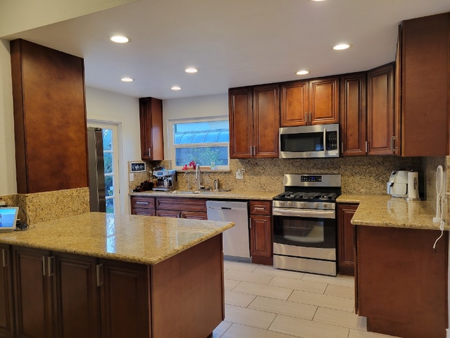 Photo - 716 Valley Crest Dr