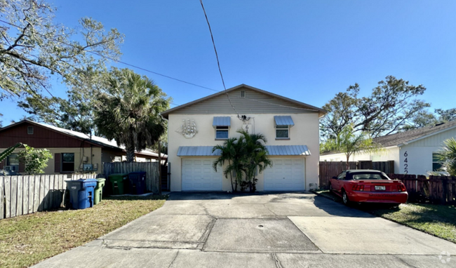 Building Photo - 6420 S Adelia Ave Rental