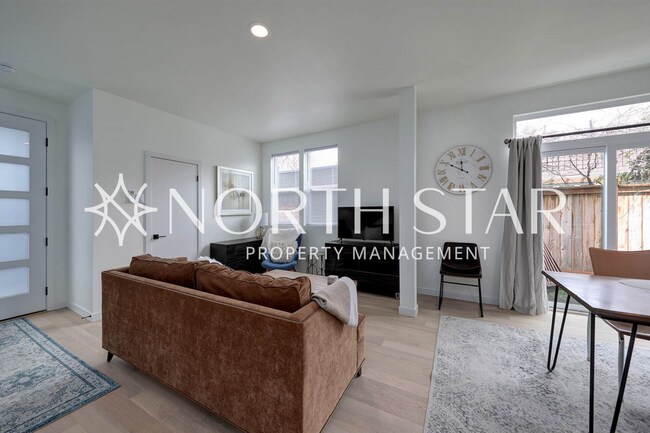 Photo - Urban Townhome with terrace! Unit MU-DIVI3013-BW