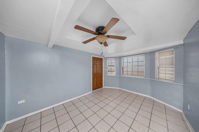 Photo - 408 NW Woodridge Dr