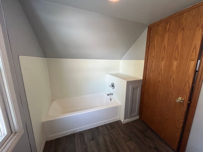 Photo - Cute Single Family House!