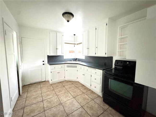 Photo - 1301 Bracken Ave